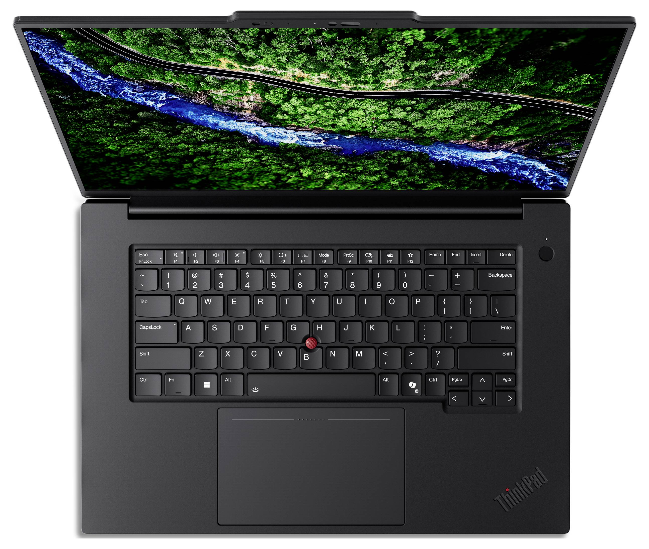 Geöffneter schwarzer Laptop mit Wald- und Flusslandschaft auf dem Bildschirm, von oben die vollständige Tastatur und das Trackpad zeigend.