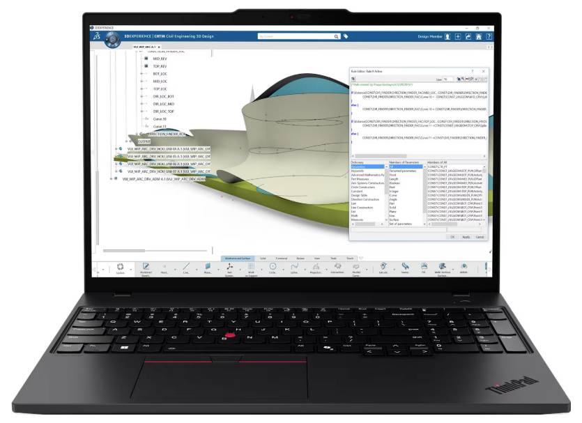 Laptop mit CAD-Software auf dem Bildschirm, zeigt 3D-Architekturmodell und Datenliste. Tasten und Touchpad sichtbar.