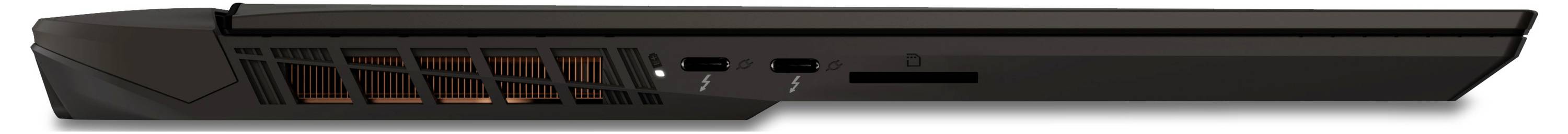 Das Bild zeigt die Seitenansicht eines schwarzen Gaming-Laptops mit sichtbaren Lüftungsschlitzen, Anschlüssen und einem Kartenleser, wobei seine Dicke und sein Design hervorgehoben werden.