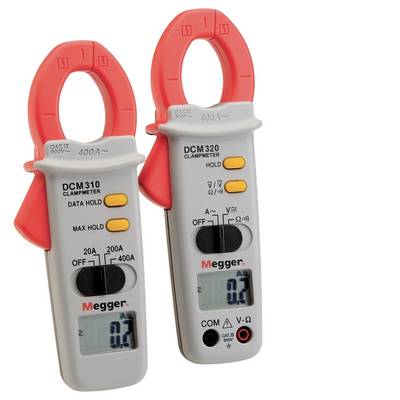 Zwei Zangenamperemeter, DCM310 und DCM320, mit roten Zangen und digitalen Anzeigen, die '0,3' zeigen. Verwendet für elektrische Messungen.