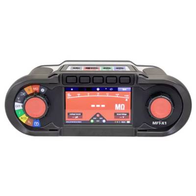 Ein digitales Multimeter mit einem zentralen Bildschirm, auf dem 'MQ' angezeigt wird, und Stellrädern an den Seiten. Tasten und farbcodierte Abschnitte sind sichtbar.