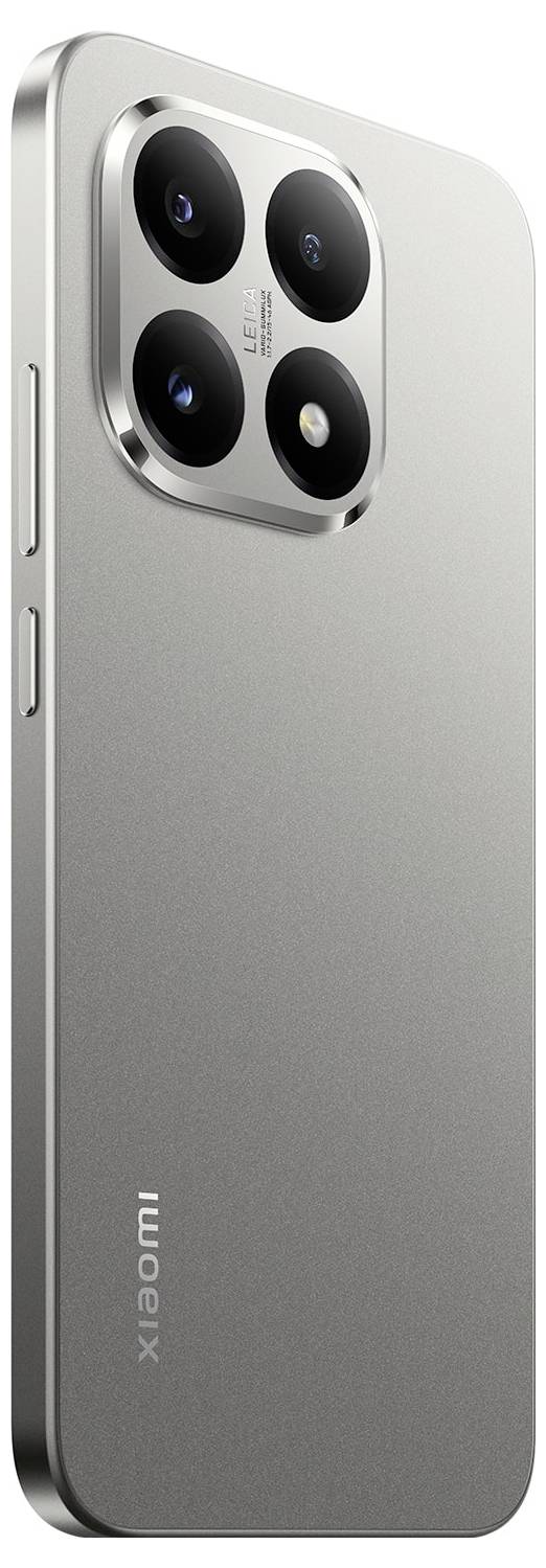 Ein schlankes silbernes Smartphone mit einer Quad-Kamera-Anordnung auf der Rückseite.