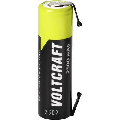 Eine gelb-schwarze Voltcraft 2300-mAh-AA-Akku mit Metallanschlüssen und der Nummer 2602 oben im unteren Bereich aufgedruckt.