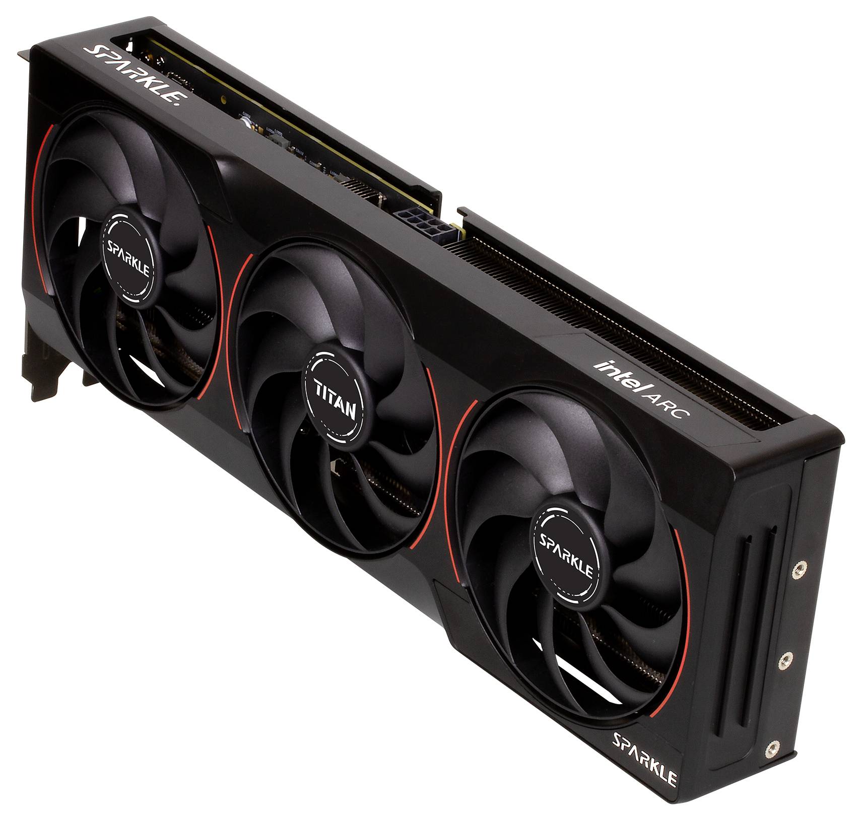 Eine schwarze Grafikkarte mit drei Lüftern, beschriftet mit 'Sparkle' und 'Titan', mit 'Intel Arc' Branding an der Seite.