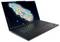 Ein Laptop, der eine Wärmebildkarte auf seinem Bildschirm zeigt und verschiedene Temperaturstufen in einem unidentifizierten Gebiet darstellt.