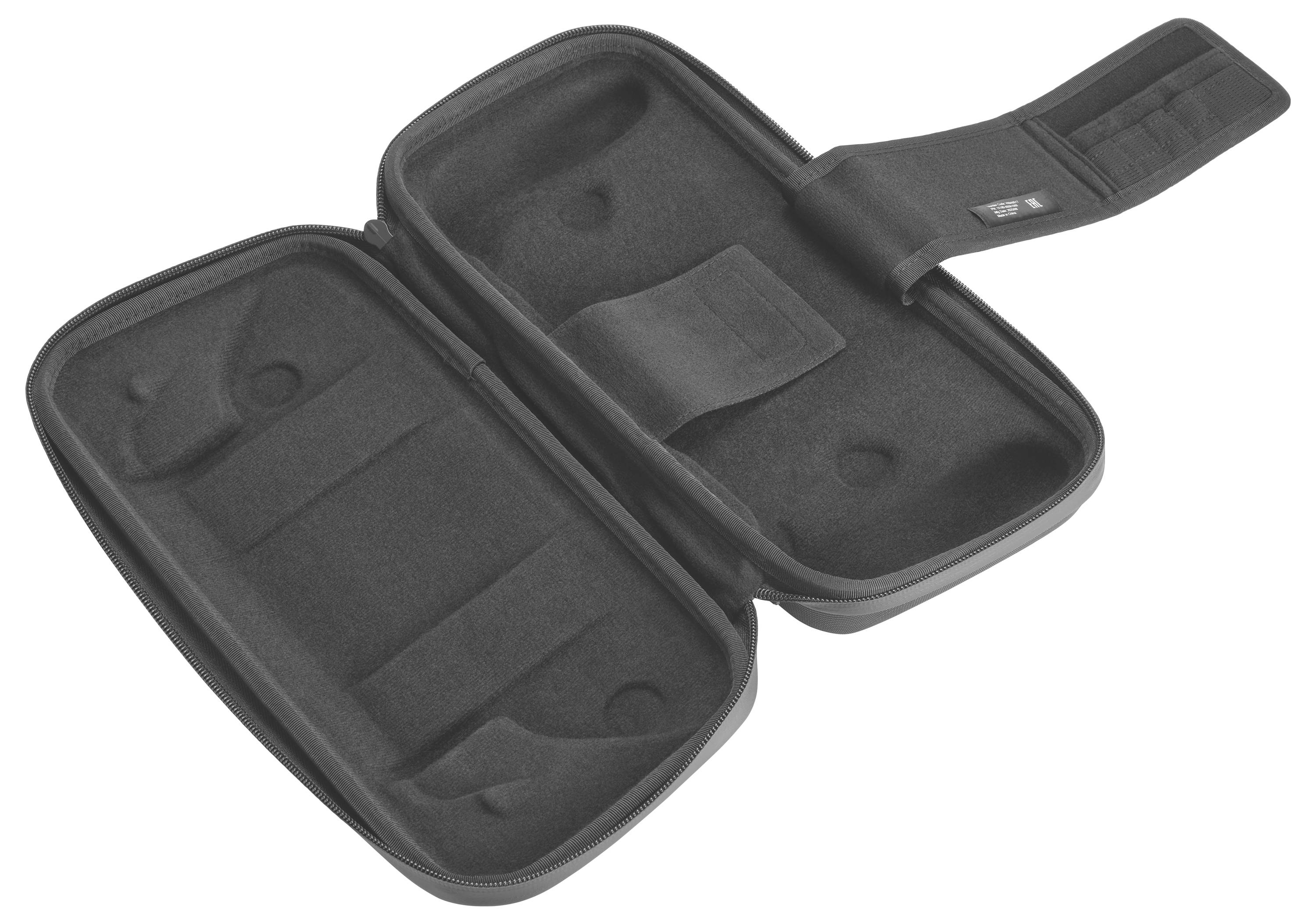 Eine offene schwarze Schutztasche mit mehreren Fächern und einer Klappe zum Sichern des Inhalts.