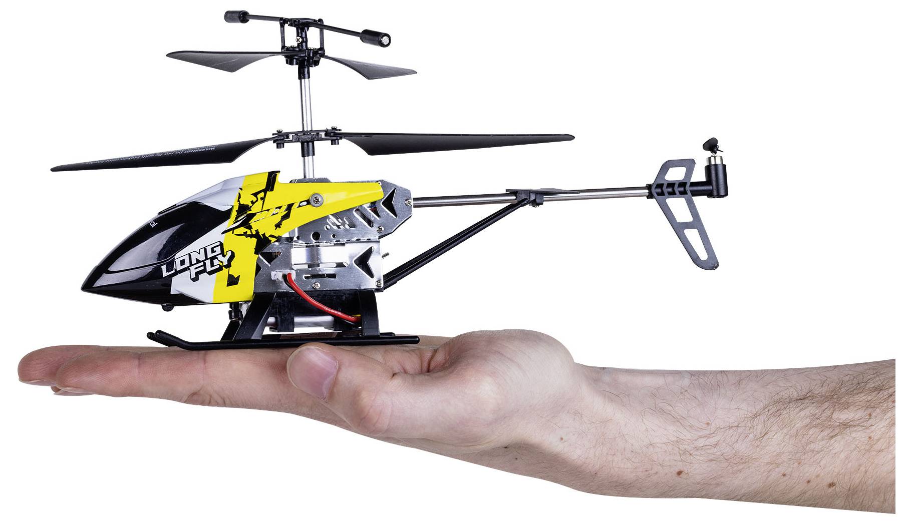 Eine Person hält einen kleinen ferngesteuerten Hubschrauber mit der Aufschrift ‚Long Fly' auf ihrer Handfläche und demonstriert damit seine kompakte Größe im Vergleich zur Hand.