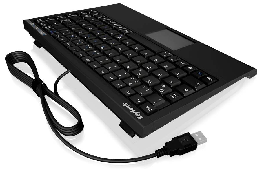 Eine schwarze Tastatur mit einem integrierten Touchpad und einem USB-Verbindungskabel wird gezeigt.