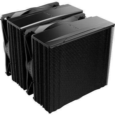 Zwei schwarze CPU-Kühler mit gestapeltem Lamellenlayout und mehreren Heatpipes, was auf ein leistungsstarkes Kühlsystem für Computer hinweist.