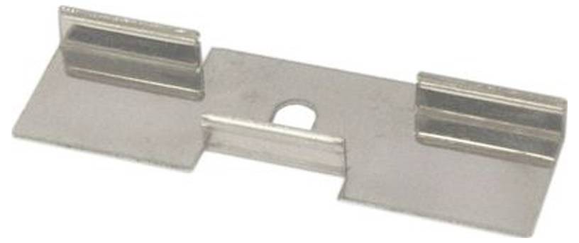 Eine flache Metallhalterung mit zwei erhobenen Schlitzen an jedem Ende, mit einem zentralen Loch zu Montage- oder Befestigungszwecken.