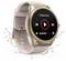 Eine Smartwatch mit einem rosa Armband, die eine Musikplayer-Oberfläche auf dem Bildschirm anzeigt, mit Wassertropfen, die die Wasserdichtigkeit symbolisieren.
