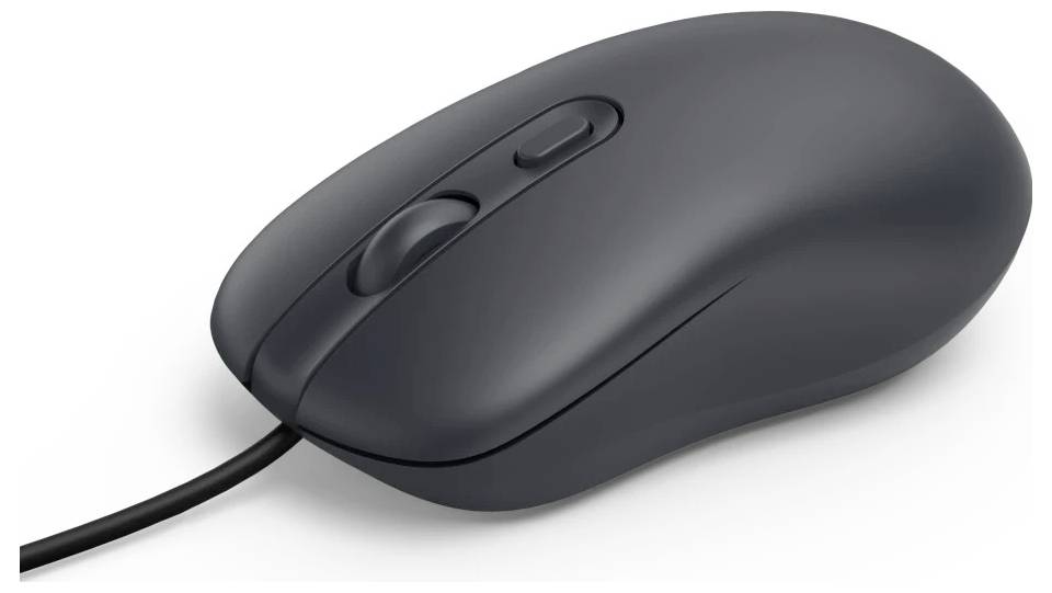 Eine schwarze kabelgebundene Computer-Maus mit zwei Tasten und einem Scrollrad, in einer Seitenansicht auf einem schlichten weißen Hintergrund dargestellt.