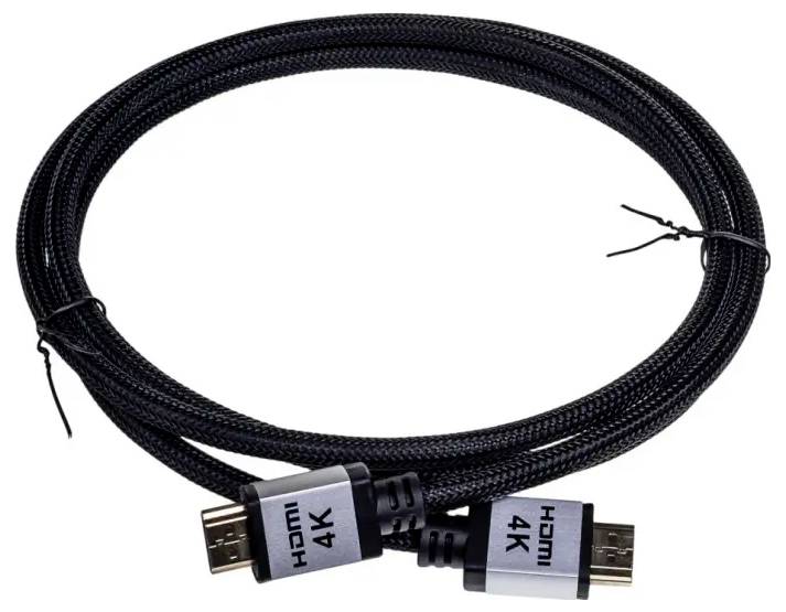 Ein schwarzes HDMI-Kabel, auf beiden Seiten mit 'HDMI 4K' beschriftet, ordentlich aufgerollt und mit Kabelbindern gesichert.