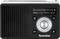 Ein kompaktes Digitalradio mit dem Display 'Deutschlandfunk - Alles von Relevanz', ausgestattet mit Tasten und einem zentralen Bedienungsdrehregler.