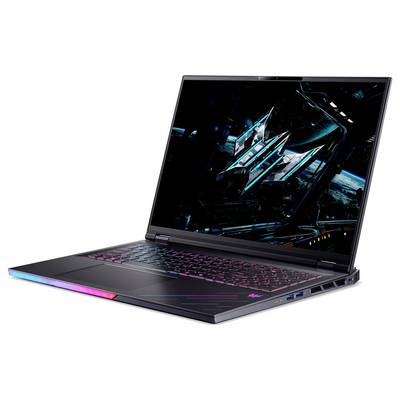 Ein schlankes, offenes Laptop mit beleuchteter Tastatur und einem Gaming-Themen-Bildschirm, der in einem Winkel präsentiert wird und dabei sein modernes Design und seine Ästhetik hervorhebt.