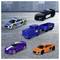Fünf Spielzeugfahrzeuge auf einer Oberfläche: zwei Polizeiautos (blau und schwarz), ein blauer Zug mit einem Anhänger und zwei Sportwagen (lila und orange).