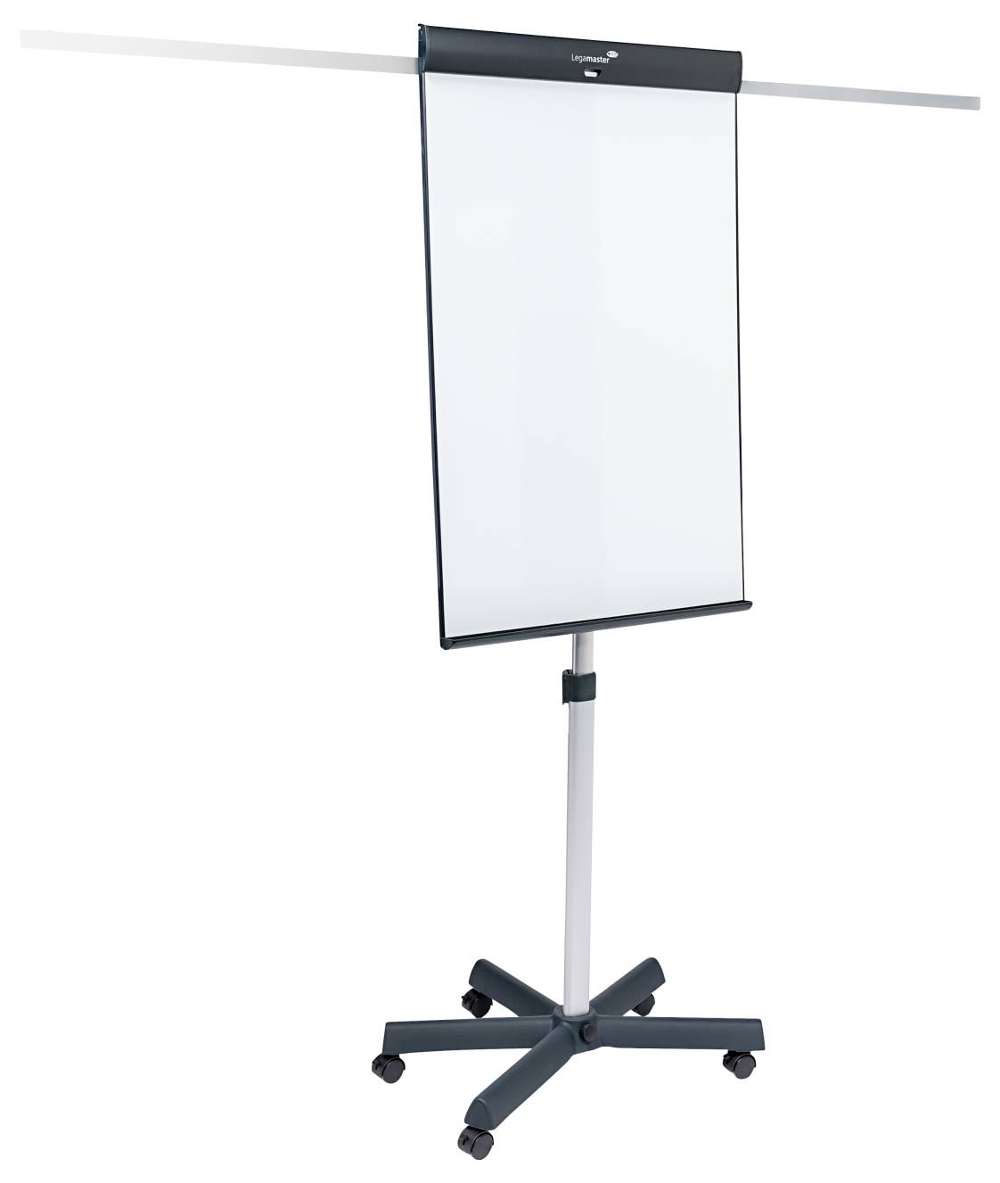 Ein Flipchart auf einem Ständer mit Rollen, das ein leeres weißes Blatt Papier zeigt, bereit für Präsentationen oder Besprechungen.