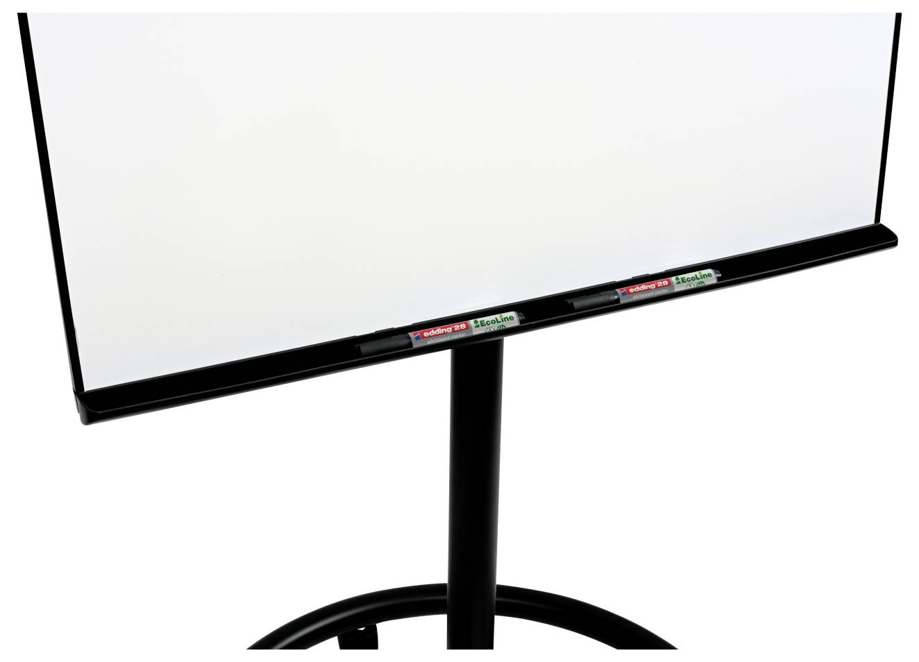 Ein Flipchart-Ständer mit einer leeren weißen Oberfläche, versehen mit farblich gekennzeichneten Registerkarten, die am unteren Rand mit ‚To-do', ‚In Bearbeitung' und ‚Erledigt' beschriftet sind.