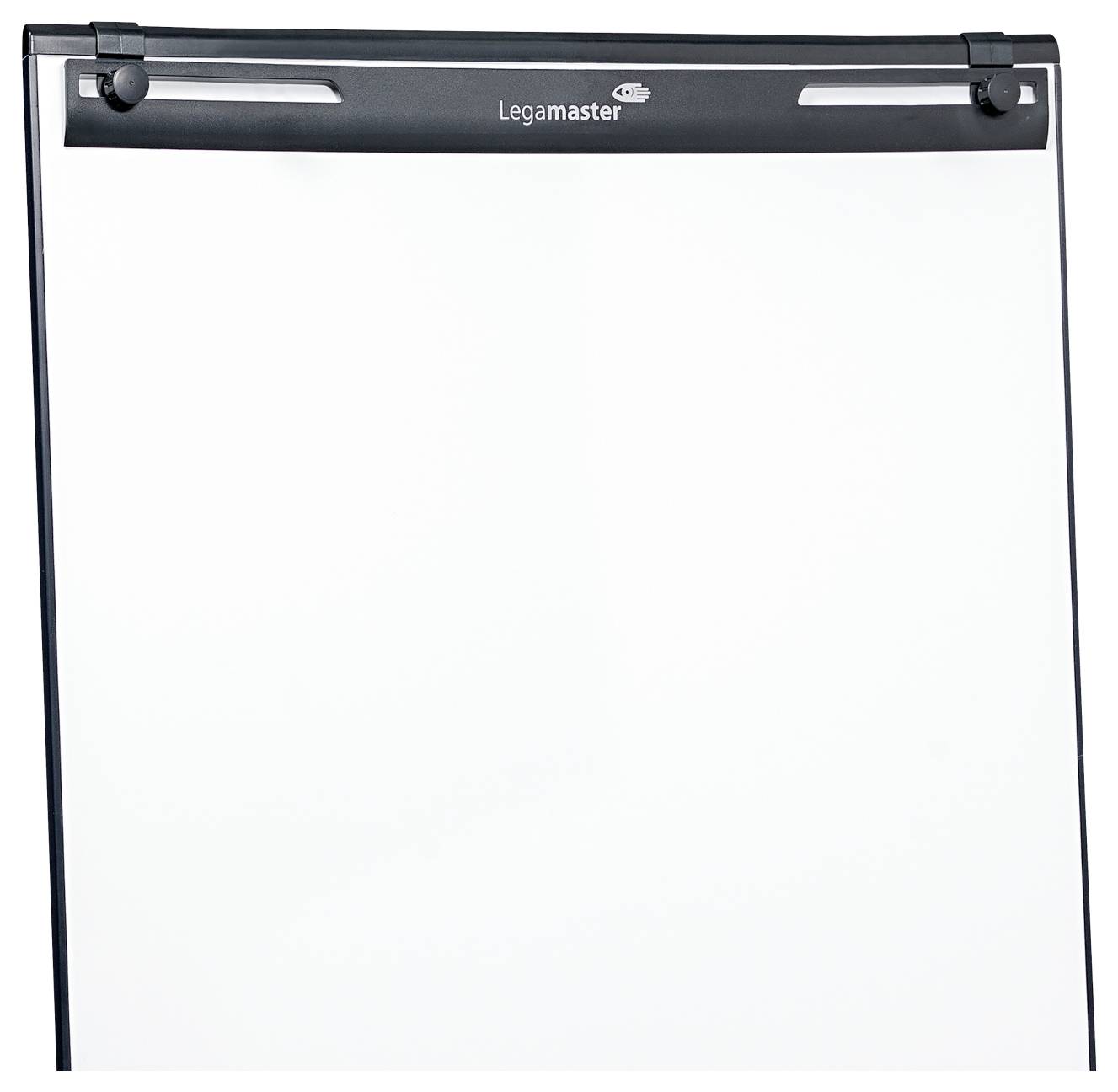 Ein leeres weißes Flipchart mit der Beschriftung "Legamaster" am oberen Rand, bereit für Präsentationen oder Brainstorming-Sitzungen.