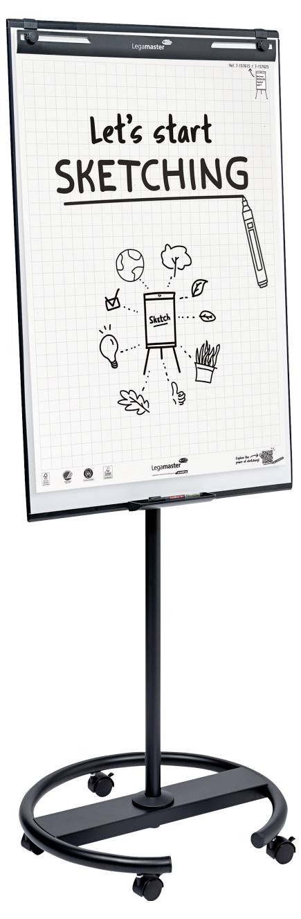Eine Flipchart auf einem Ständer zeigt "Lass uns SKIZZIEREN" mit Illustrationen von Künstlerbedarf und Symbolen wie einer Glühbirne und einem Globus.