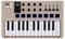 'Arturia Minilab 3' MIDI-Controller mit 25 Tasten, acht Pads, acht Drehreglern und vier Faders; verwendet für Musikproduktion und Steuerung.