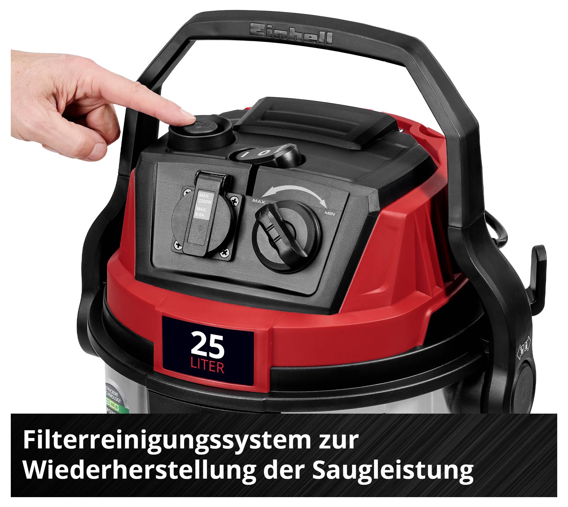 Ein Staubsauger mit einem 25-Liter-Tank. Ein Finger zeigt auf den Knopf des Filterreinigungssystems. Text: 'Filterreinigungssystem zur Wiederherstellung der Saugleistung'.