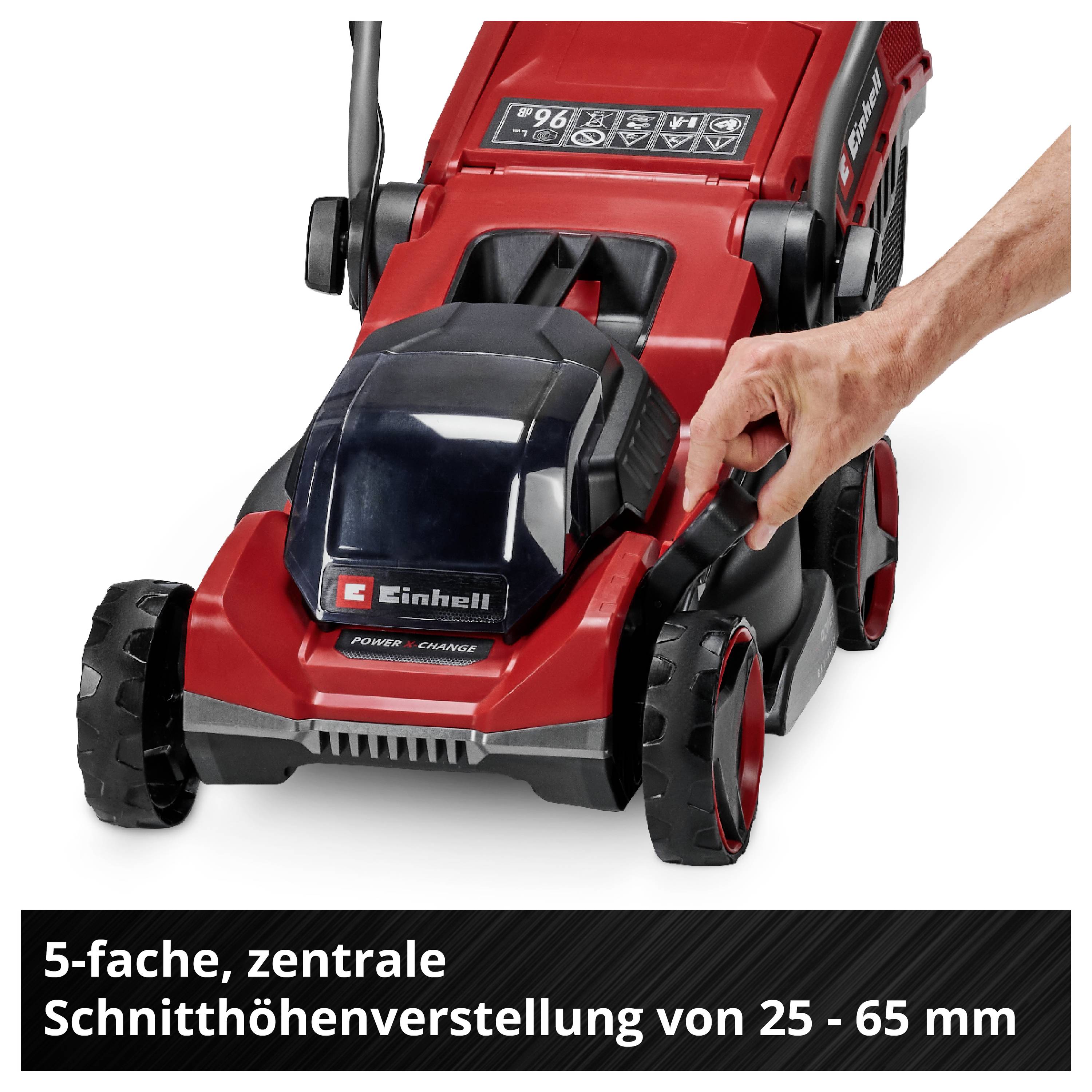 Roter Elektro-Rasenmäher mit einstellbarer Schnitthöhe von 25 bis 65 mm. Eine Hand zeigt auf den Hebel zur Höhenverstellung.