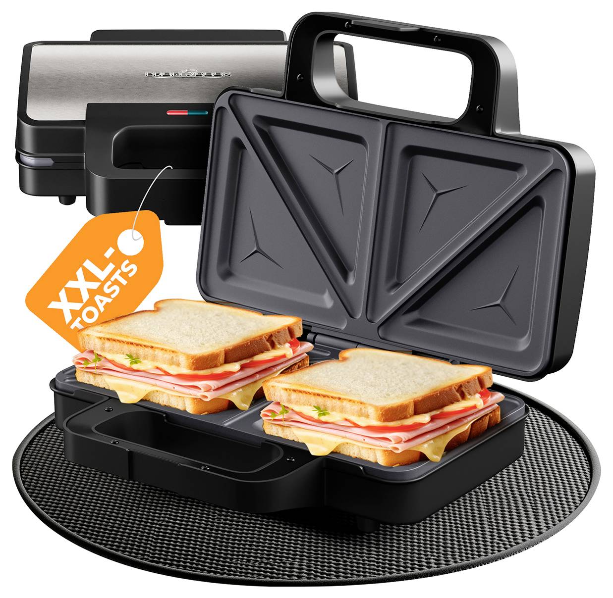 Ein Sandwichmaker mit zwei getoasteten Sandwiches im Inneren, belegt mit Schinken und Käse. Ein Schild trägt die Aufschrift „XXL Toasts" und hebt die Größe der Sandwiches hervor.