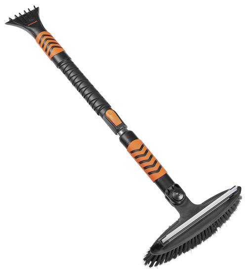 Eine schwarze und orangefarbene Schneebürste mit langem Griff, die an einem Ende einen Eiskratzer und am anderen Ende eine Bürste mit Borsten hat.