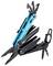 Ein Multitool mit Zangen, schwarzen und blauen Griffen, mehreren ausklappbaren Werkzeugen einschließlich einer Säge, eines Schraubenziehers und eines Flaschenöffners.