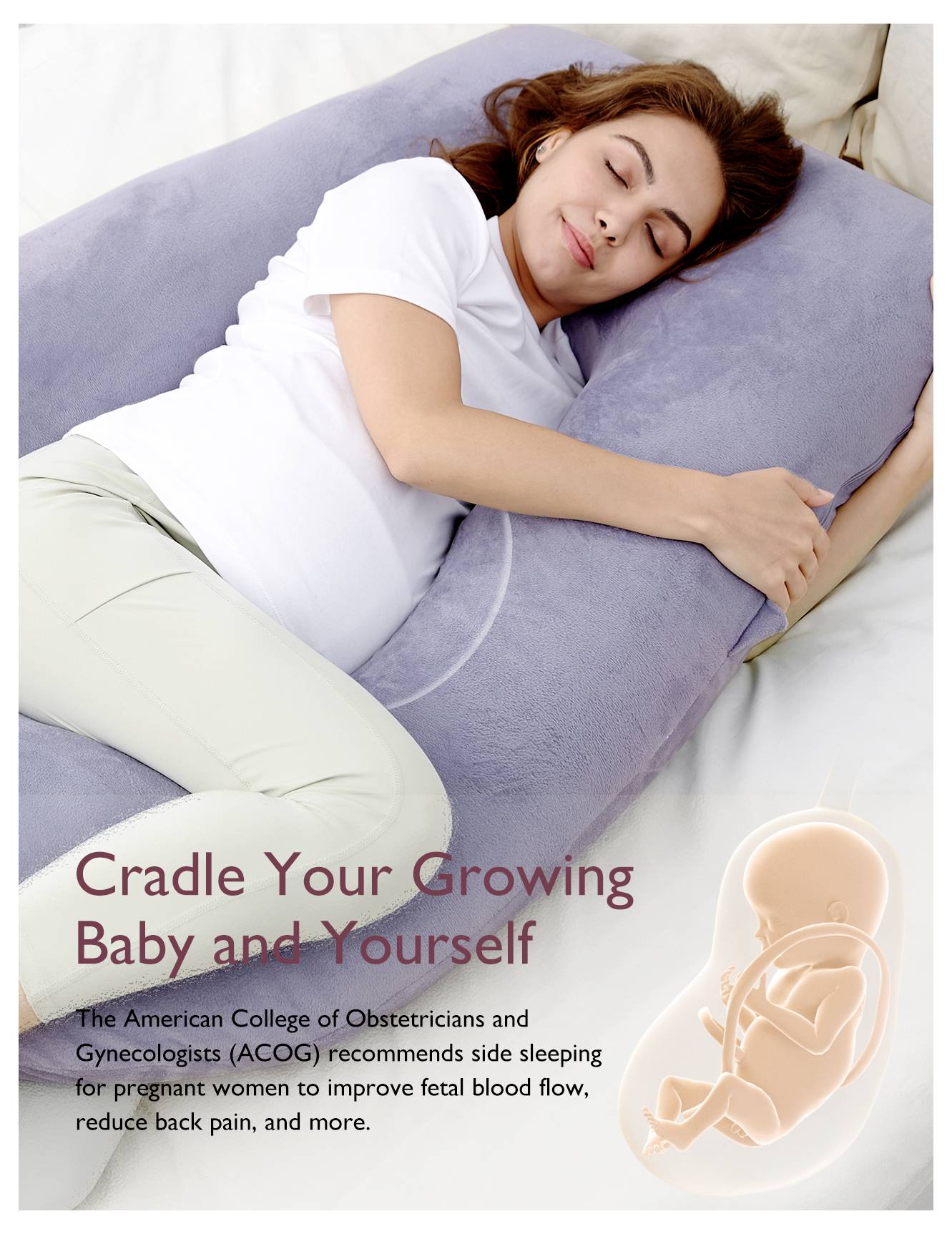 Eine schwangere Frau schläft auf ihrer Seite mit einem unterstützenden Kissen. Der Text hebt die Vorteile des seitlichen Schlafens für den fetalen Blutfluss und Linderung von Rückenschmerzen hervor.