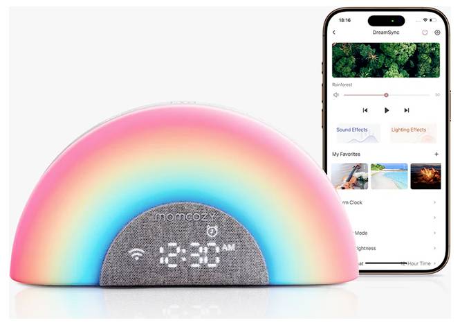 Eine farbenfroh regenbogenförmige Uhr, die '12:30 Uhr morgens' anzeigt, neben einem Smartphone, das Musik- und Beleuchtungssteuerungen in einer App-Benutzeroberfläche zeigt.