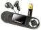 Ein schwarzer Intenso MP3-Player mit Ohrhörern und einer einzelnen AA-Batterie daneben. Der MP3-Player verfügt über ein kreisrundes Bedienpad.