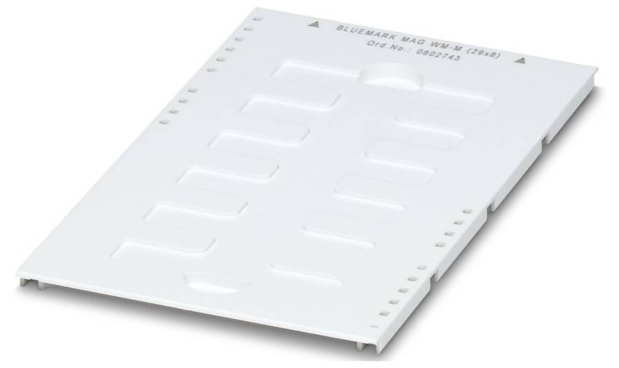 Eine Rolle mit blanken weißen Klebeetiketten, teilweise abgerollt, mit vorgestanzten Segmenten zum einfachen Abtrennen.