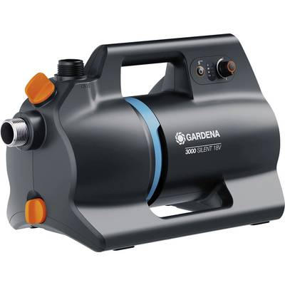 Tragbare Wasserpumpe mit Griff und Bedienungsdrehknopf, mit Aufschrift "Gardena 3000 Silent 18V", mit sichtbaren Ein- und Ausgangsanschlüssen.