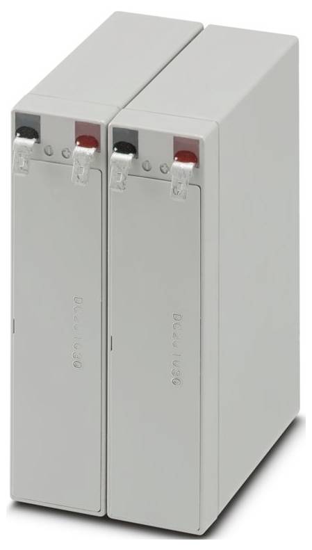Zwei rechteckige, hellgraue, industrielle Batteriepacks mit Steckverbindern oben, beschriftet mit „Decitus B05".