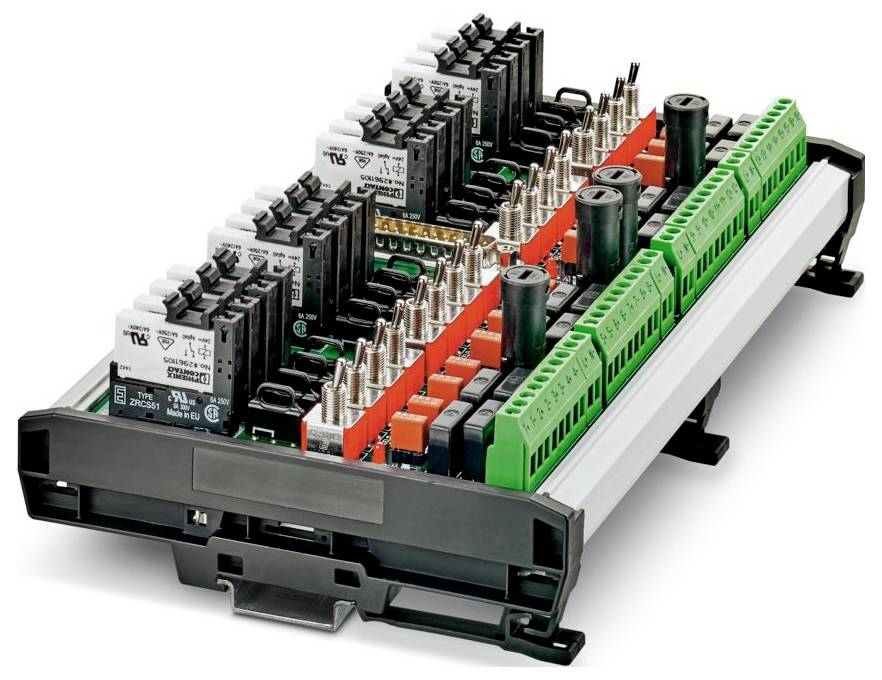 Ein Elektroverbindungsblock mit mehreren Anschllussklemmen und Relais, der zur Ordnung von Schaltkreisen in elektronischen Systemen verwendet wird.