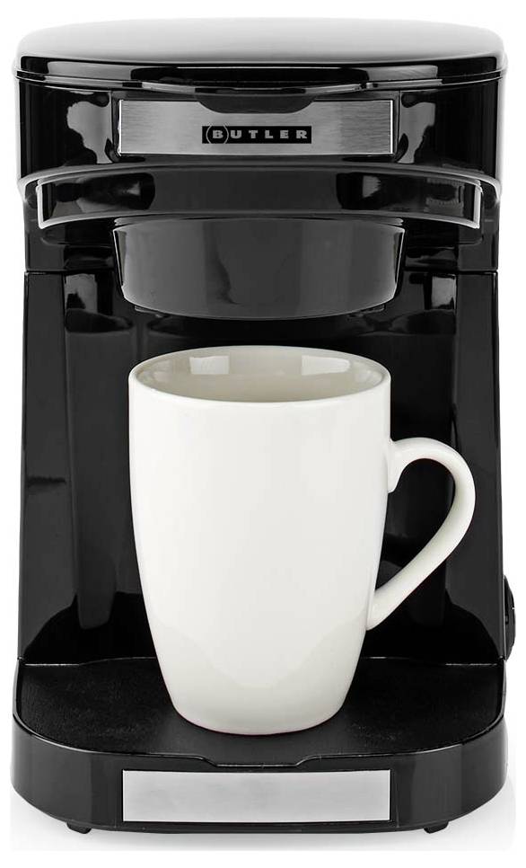 Ein schwarzer Kaffeemaschine mit einer weißen Tasse, die auf dem Tropfbrett platziert ist.