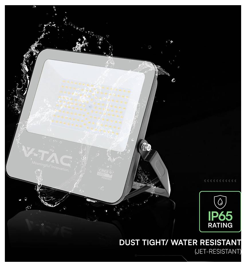 „BESTE ENERGIEEINSPARUNG" LED-Flutlicht mit einem Abstrahlwinkel von 115°, positioniert auf einem schwarzen verstellbaren Ständer. Fasergehalt und Spezifikationen sind vermerkt.