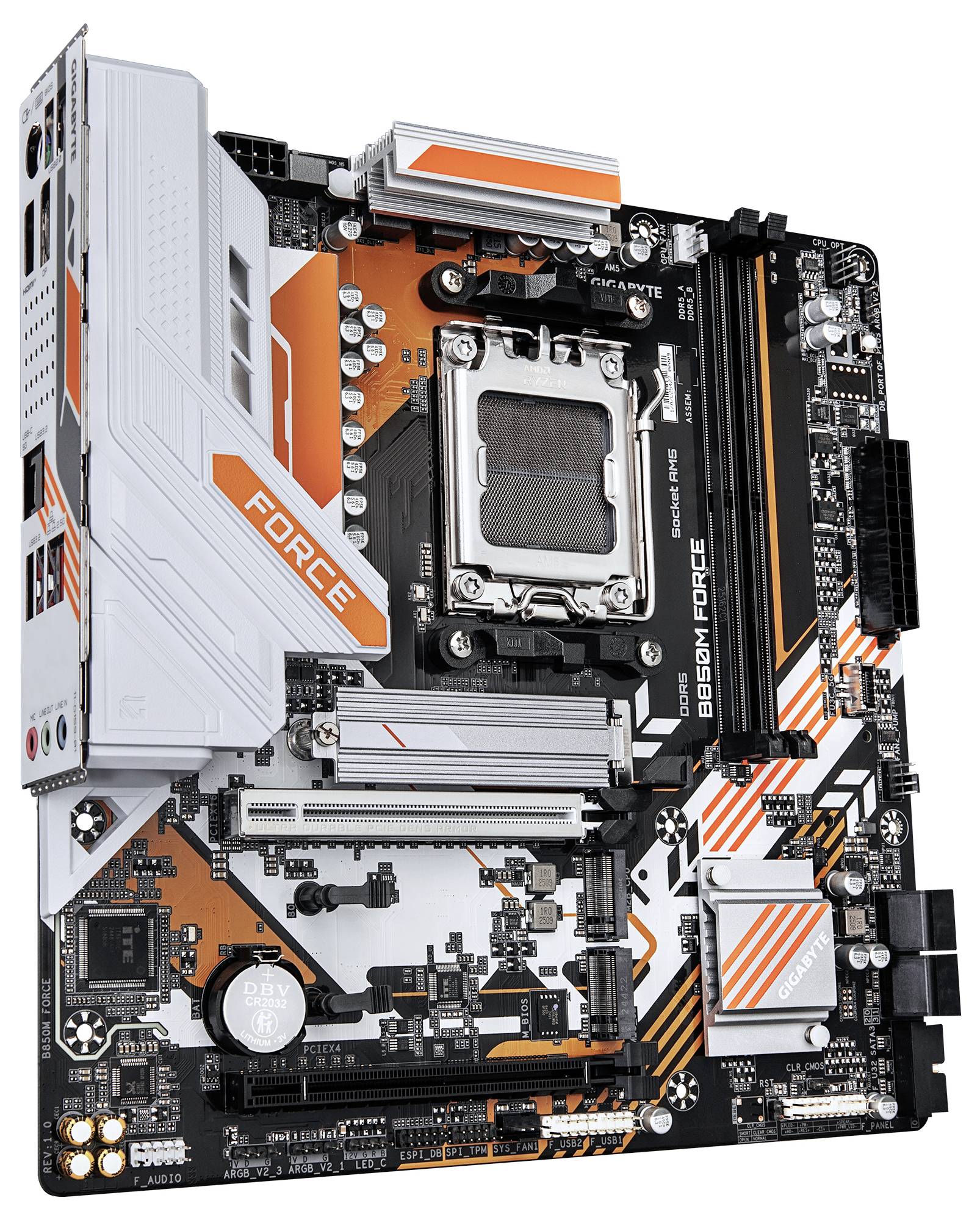 Eine Computermotherboard mit orange und weißen Akzenten, die beschriftete Abschnitte, Steckplätze und Anschlüsse zeigt.