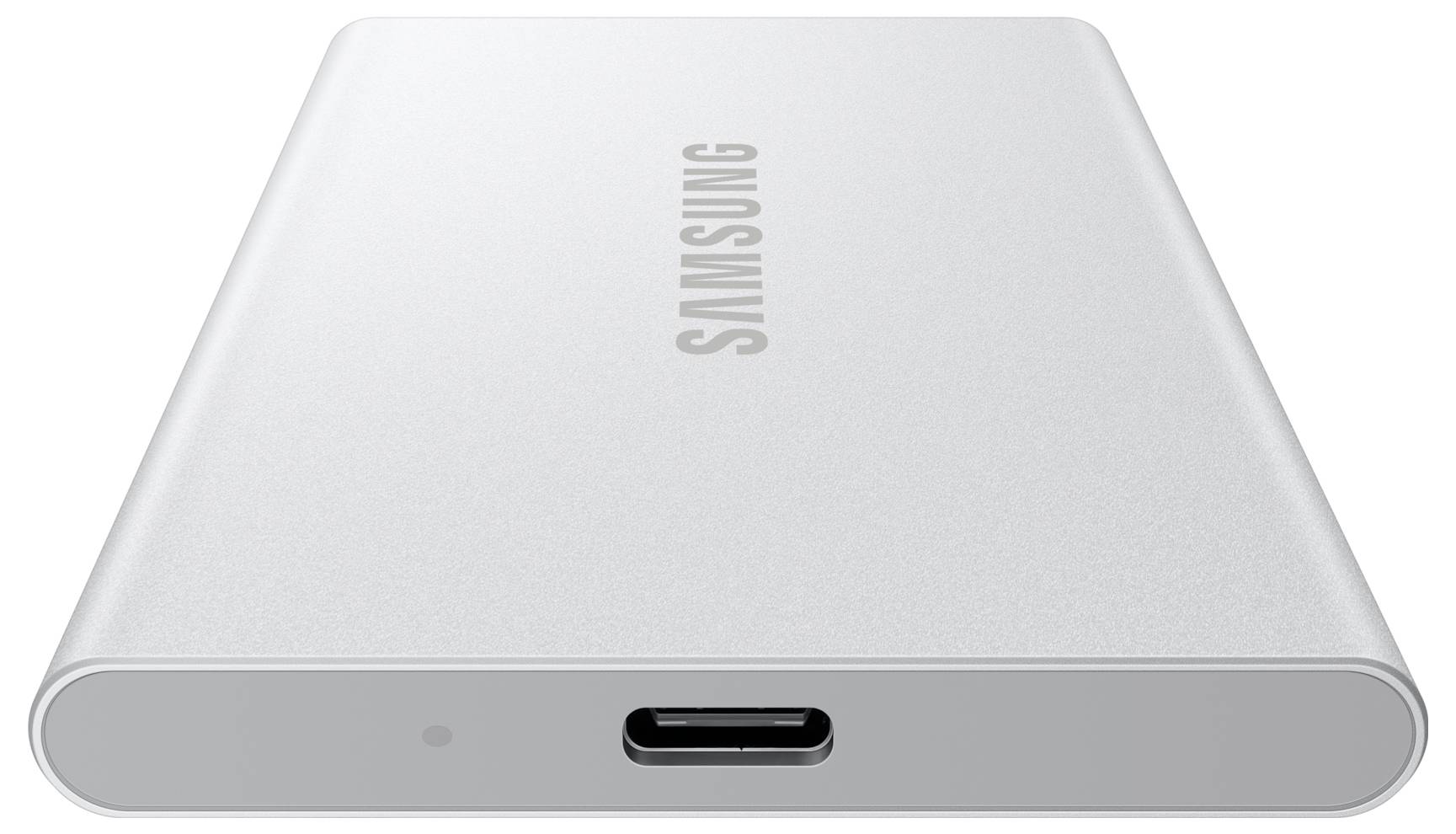 Eine schlanke, silberne externe Festplatte mit einem 'Samsung'-Logo, die an der Vorderseite einen USB-C-Anschluss aufweist.