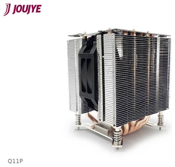 Ein Computer-CPU-Kühler mit mehreren Aluminium-Lamellen und Kupferheatpipes. Die Marke "JouJye Q11P" ist im Bild sichtbar.