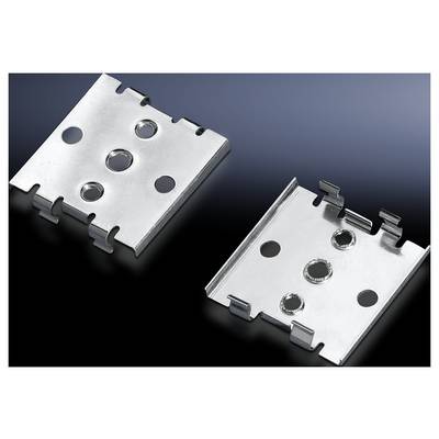 Zwei metallische, rechteckige Montageplatten mit gezackten Kanten und mehreren kreisförmigen Löchern, die vor einem dunklen Hintergrund positioniert sind.