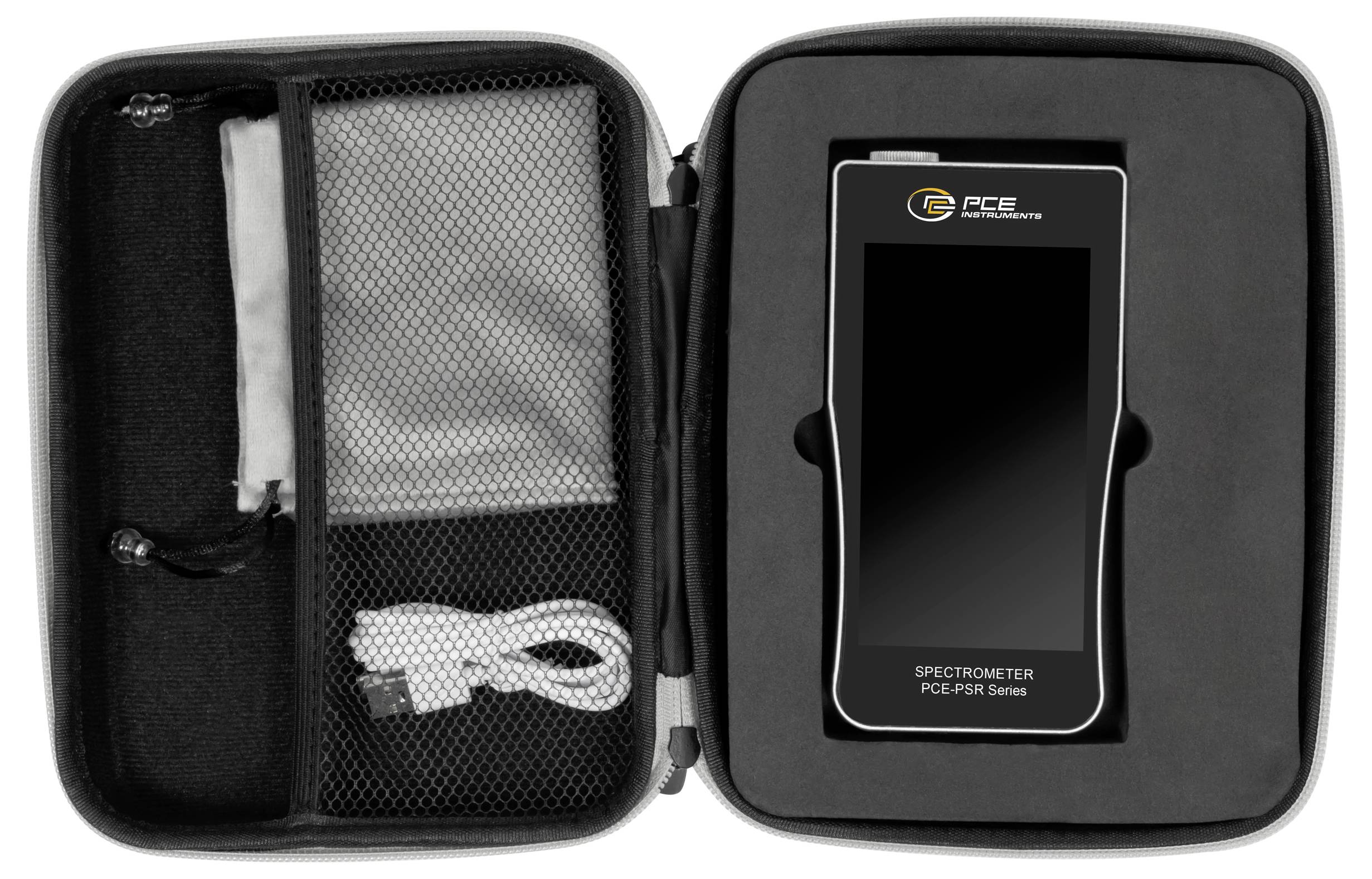 Offene Transporttasche mit einem PCE-Spektrometer auf der rechten Seite und einer Netztasche mit einem Kabel auf der linken Seite.