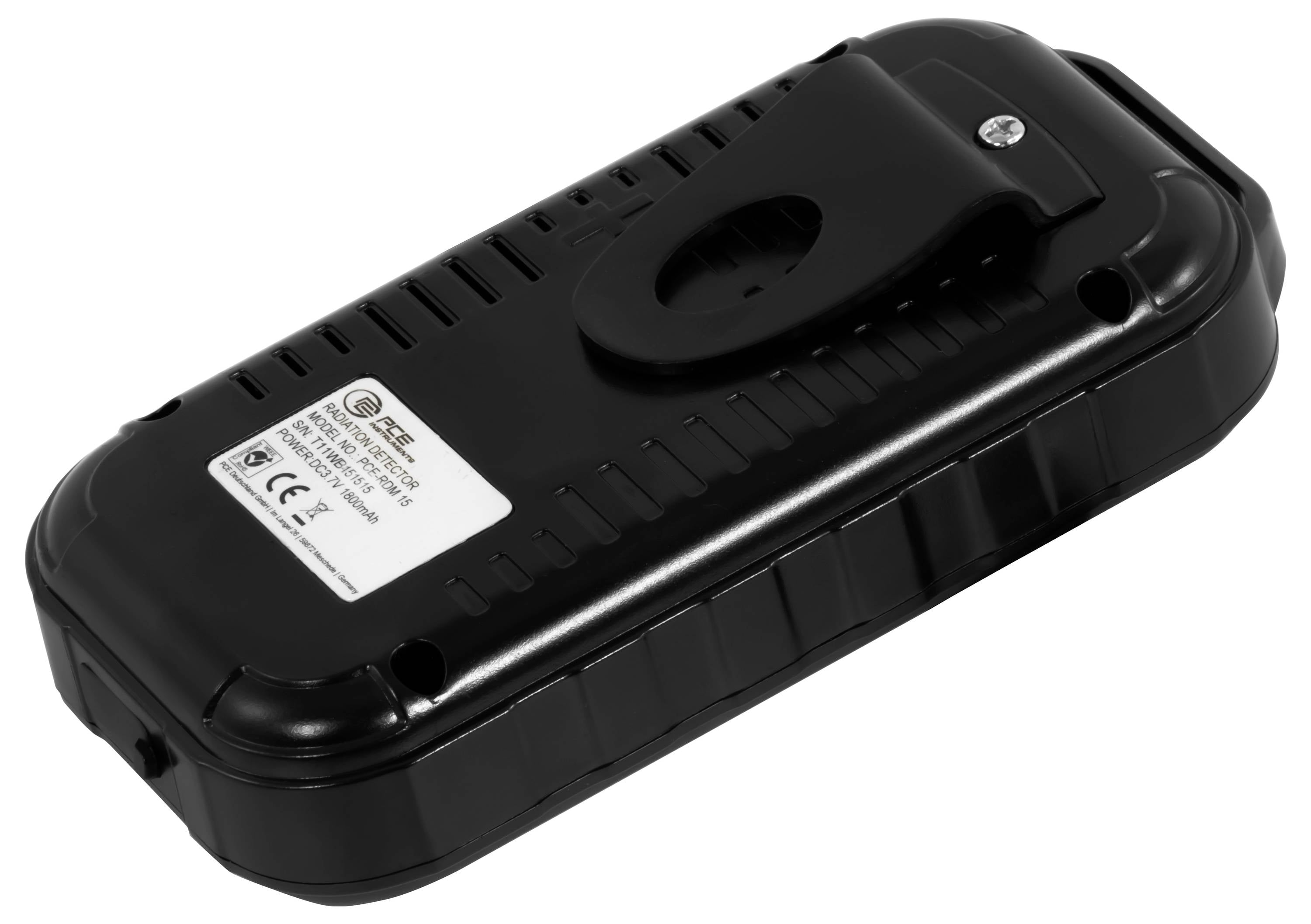 Schwarze tragbare Batteriebank mit integriertem Tragegriff und Etikett, gezeigt in einer produktstilisierten Ansicht auf weißem Hintergrund.