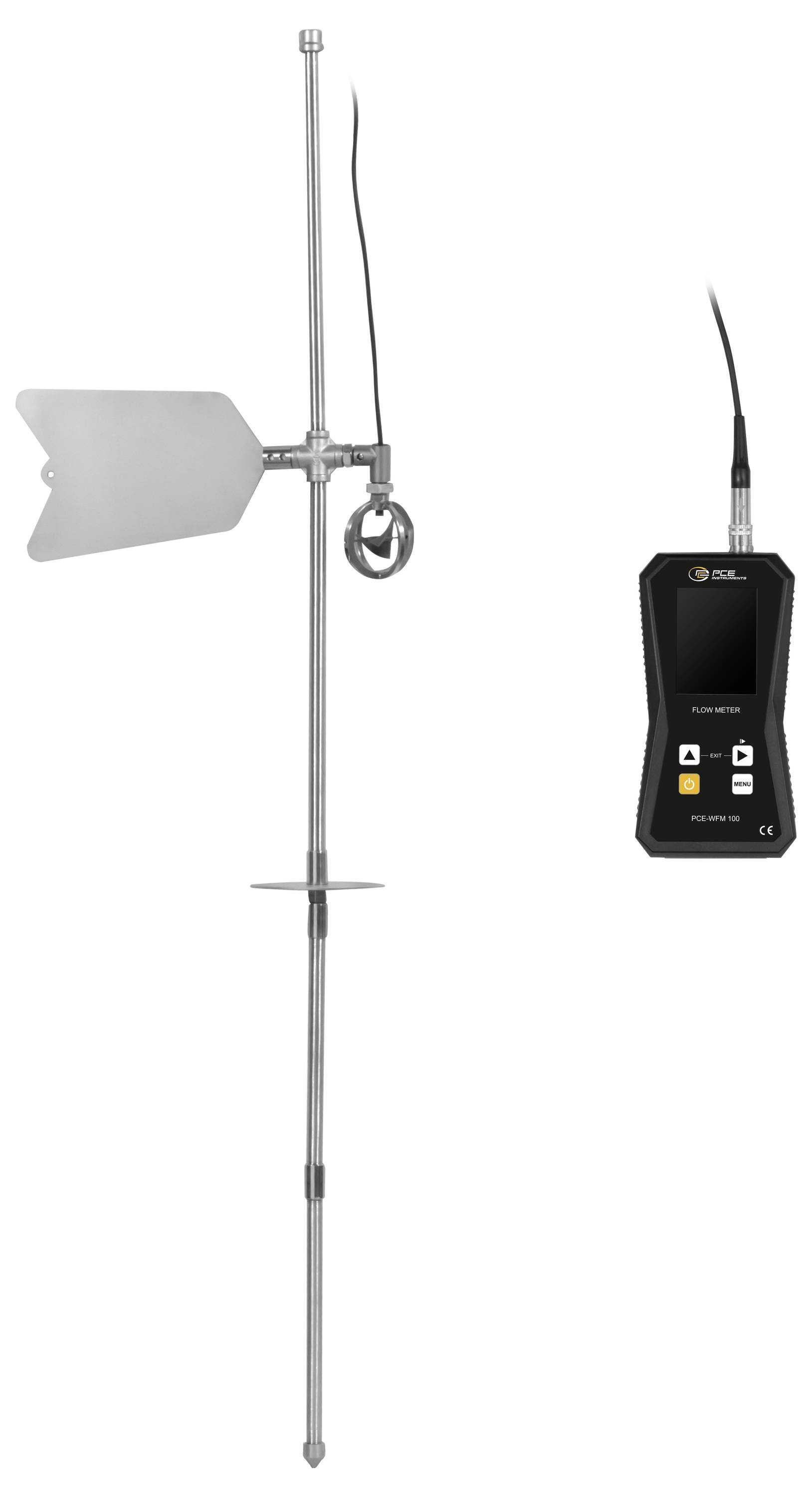 Medizinische Spritzenpumpe mit Stativhalterung, IV-Klemme und tragbarem Handregler neben einer langen Infusionsstange und einem Kabel gezeigt