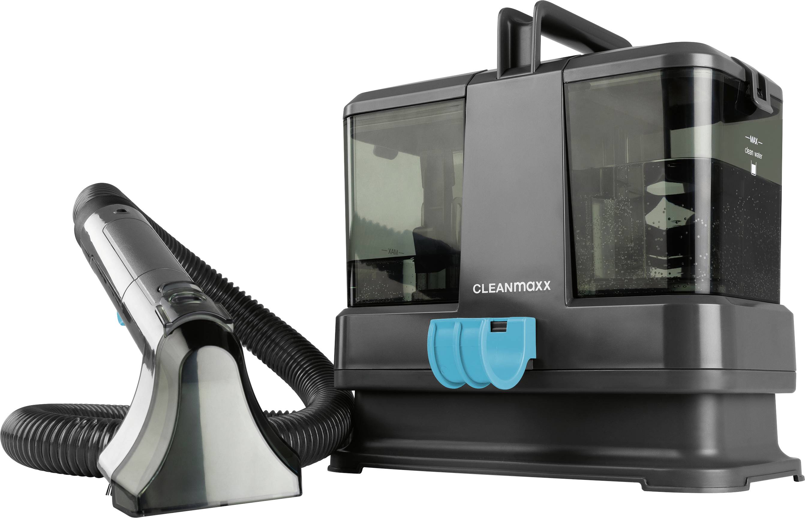 Ein schwarzer Staubsauger mit transparentem Wassertank und langem Schlauchaufsatz wird gezeigt. Der Markenname „CLEANmaxx" ist auf dem Gerät sichtbar.