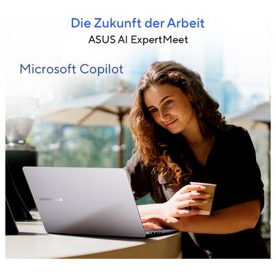 Eine Frau sitzt im Freien, arbeitet auf einem Laptop und hält einen Kaffeebecher. Text im Bild: 'Die Zukunft der Arbeit', 'ASUS AI ExpertMeet', 'Microsoft Copilot'.