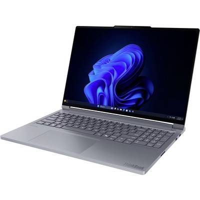 Ein eleganter silberfarbener Laptop, auf dessen Bildschirm ein blaues, wirbelndes abstraktes Design angezeigt wird. Die Tastatur und das Touchpad sind sichtbar, mit einer dünnen Blende.
