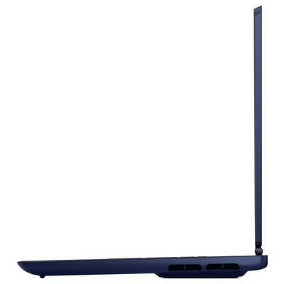 Ein schlanker dunkelblauer Laptop, teilweise geöffnet, von der Seite betrachtet, der sein dünnes Design zeigt.
